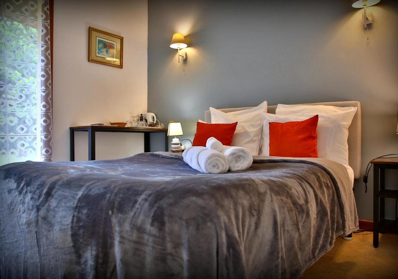 Beau Vallon - Gite Et Chambres D'Hotes Pyrenees-Mediterranee - Pays Catalan Sahorre Exterior photo