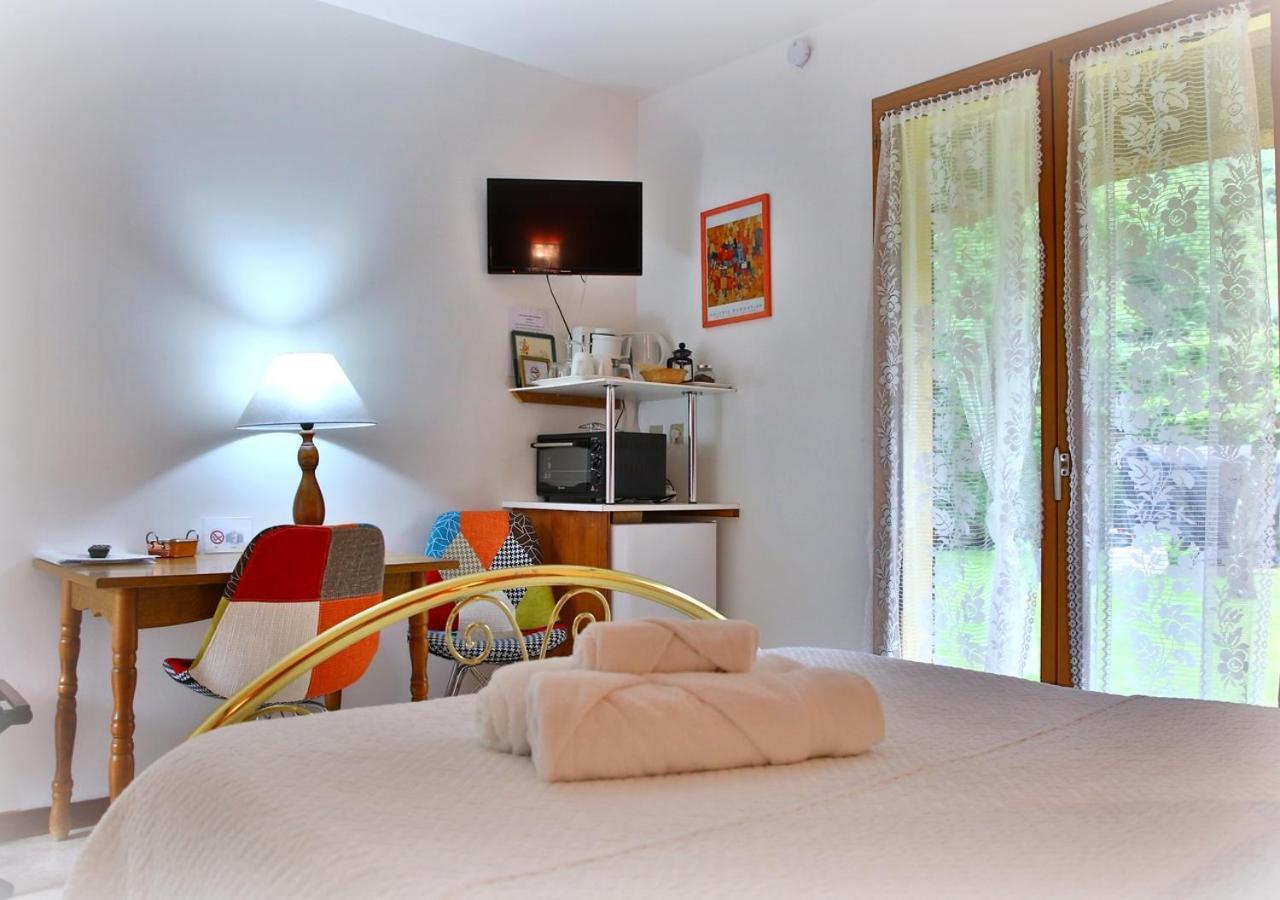 Beau Vallon - Gite Et Chambres D'Hotes Pyrenees-Mediterranee - Pays Catalan Sahorre Exterior photo